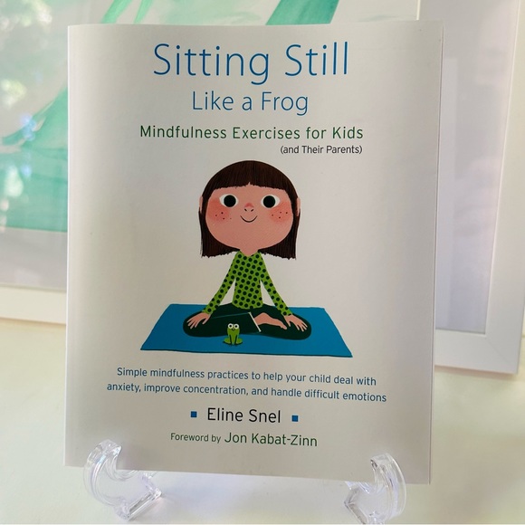 NEW Sitting Still Like A Frog 🐸 Mindfulness For Kids Paperback Parenting Book - Picture 1 of 6